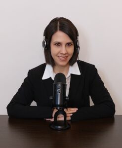 Italian-to-English interpreter Eleonora Monoscalco