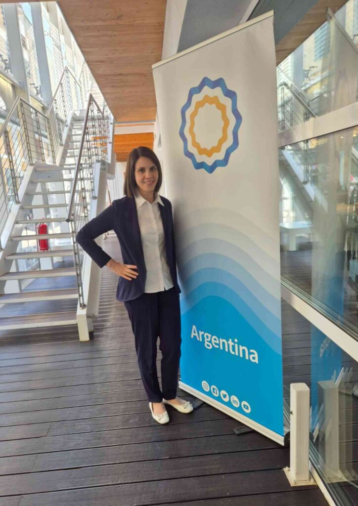 Eleonora Monoscalco, interprete spagnolo a Milano per un evento organizzato dal Consolato Generale della Repubblica Argentina per incentivare gli investimenti in Argentina