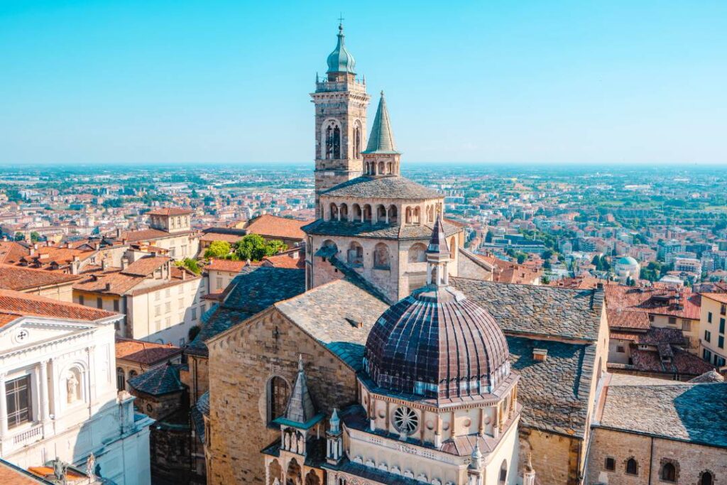 Bergamo è una città lombarda che ospita molteplici eventi internazionali ogni anno. Trovare il giusto interprete o traduttore a Bergamo è importantissimo per garantire il successo di tali eventi!