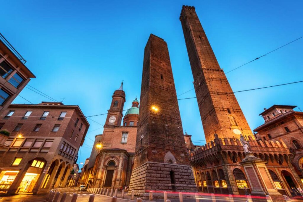 Bologna è una città multiculturale che ospita centinaia di eventi internazionali ogni anno. Contare su un interprete o traduttore a Bologna è fondamentale per garantire la comunicazione tra persone di lingue e culture diverse.